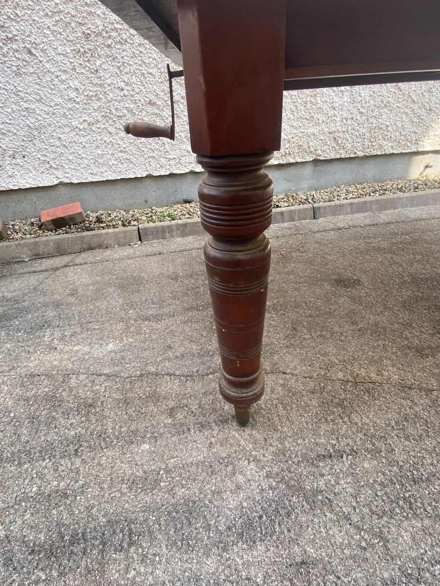 Antique mahogany rectangular extendable table - Image 4