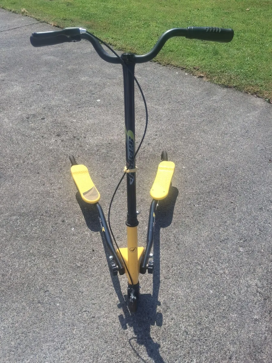Flicker/ 3 wheel scooter - Image 1
