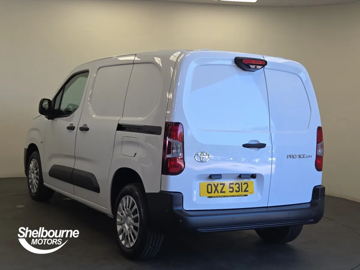 Toyota Proace City L1 Diesel Icon - Image 2