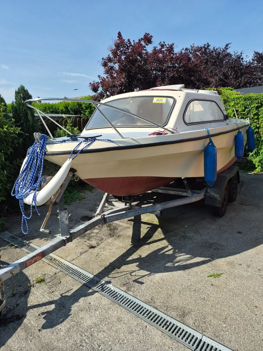 Boat Shetland 498 - Image 1