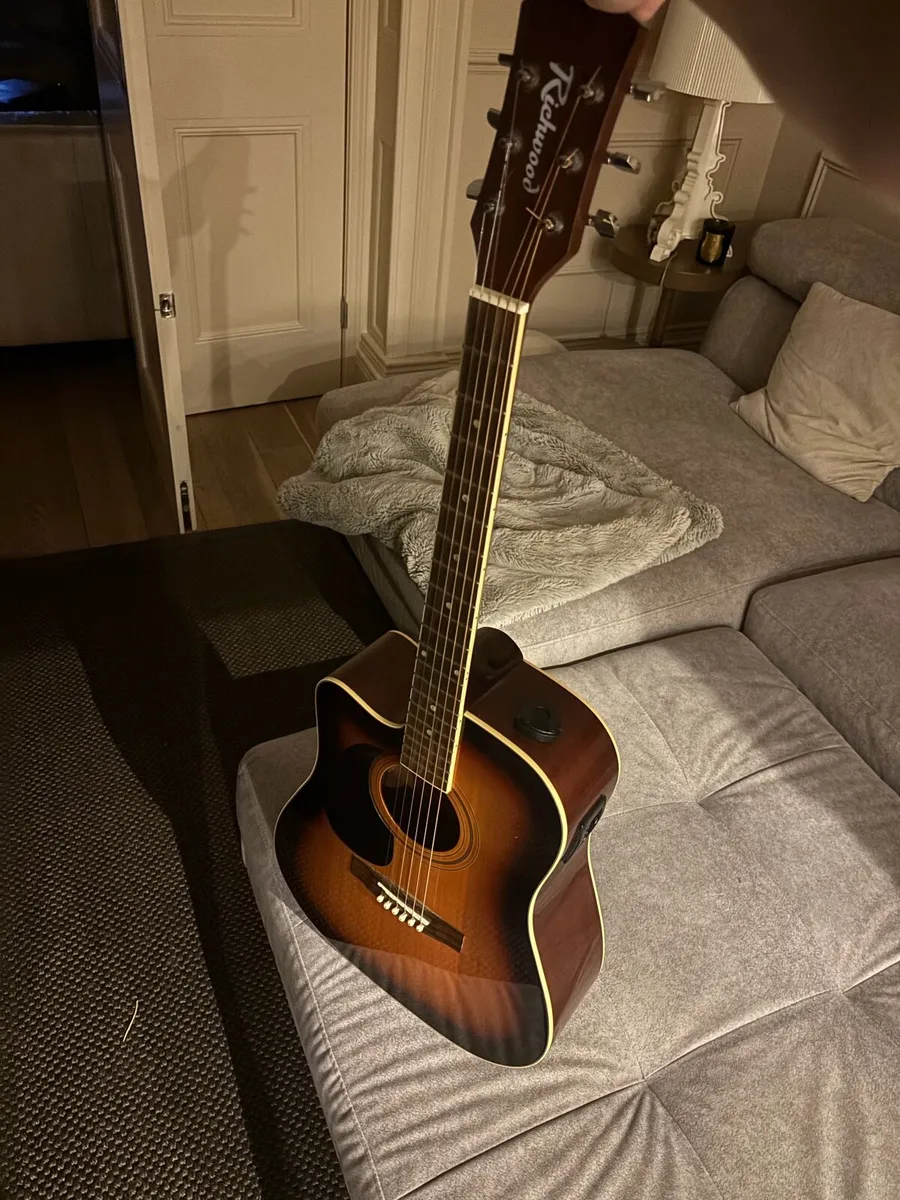 Left handed acoustic guitar with gig hardback case - Image 1