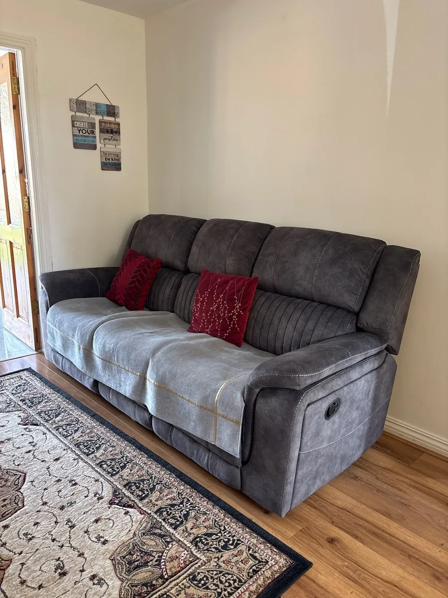 Sofa Set - Image 1