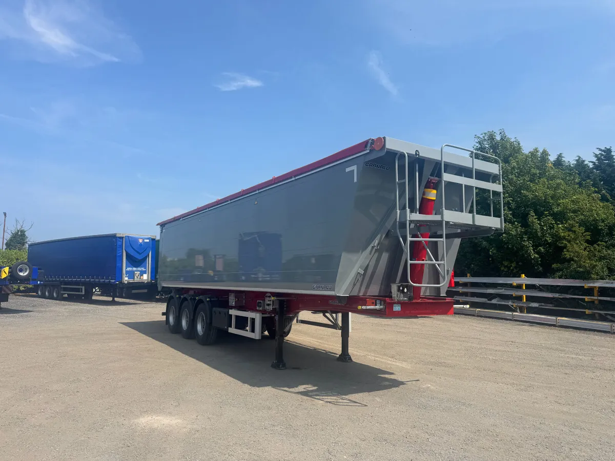 72 CYD Bulk Tipper - Image 1