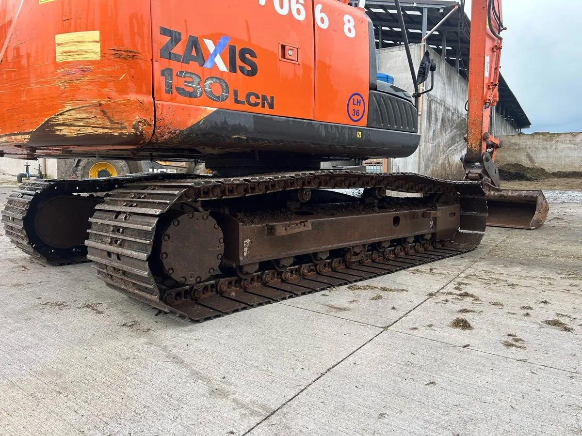Hitachi 130 LCN-5 - Image 4