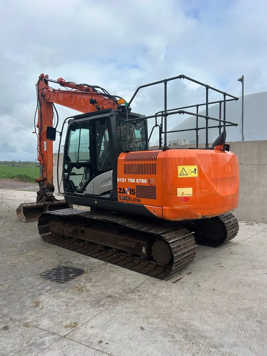 Hitachi 130 LCN-5 - Image 1