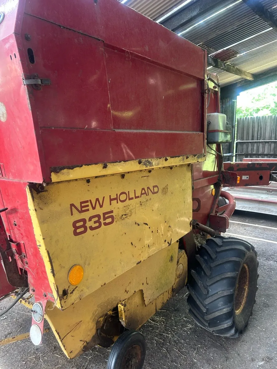 New Holland 835 baler - Image 4