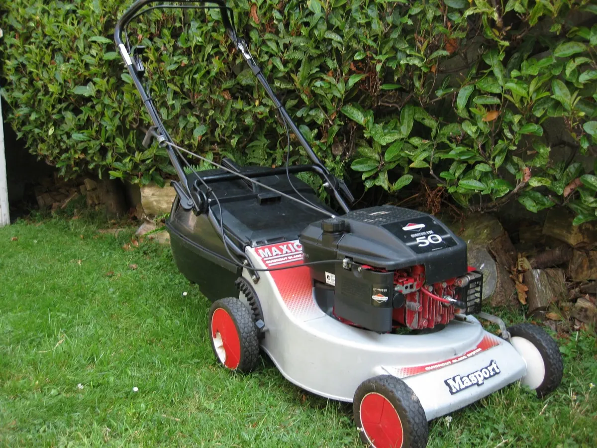 Masport Maxicatch 500 / Briggs&Stratton 5HP Mower. - Image 3