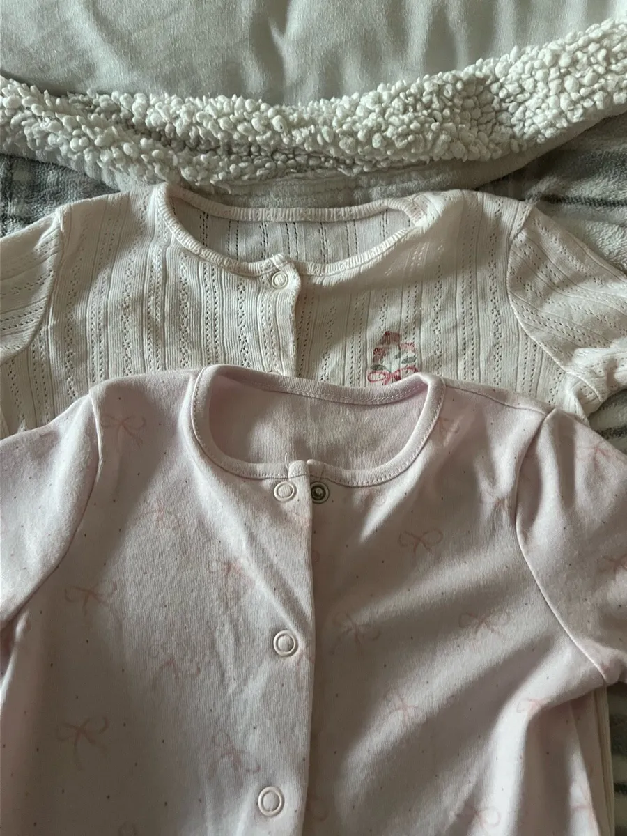 Girls new sleeping suits 9/12 mths €3 - Image 2