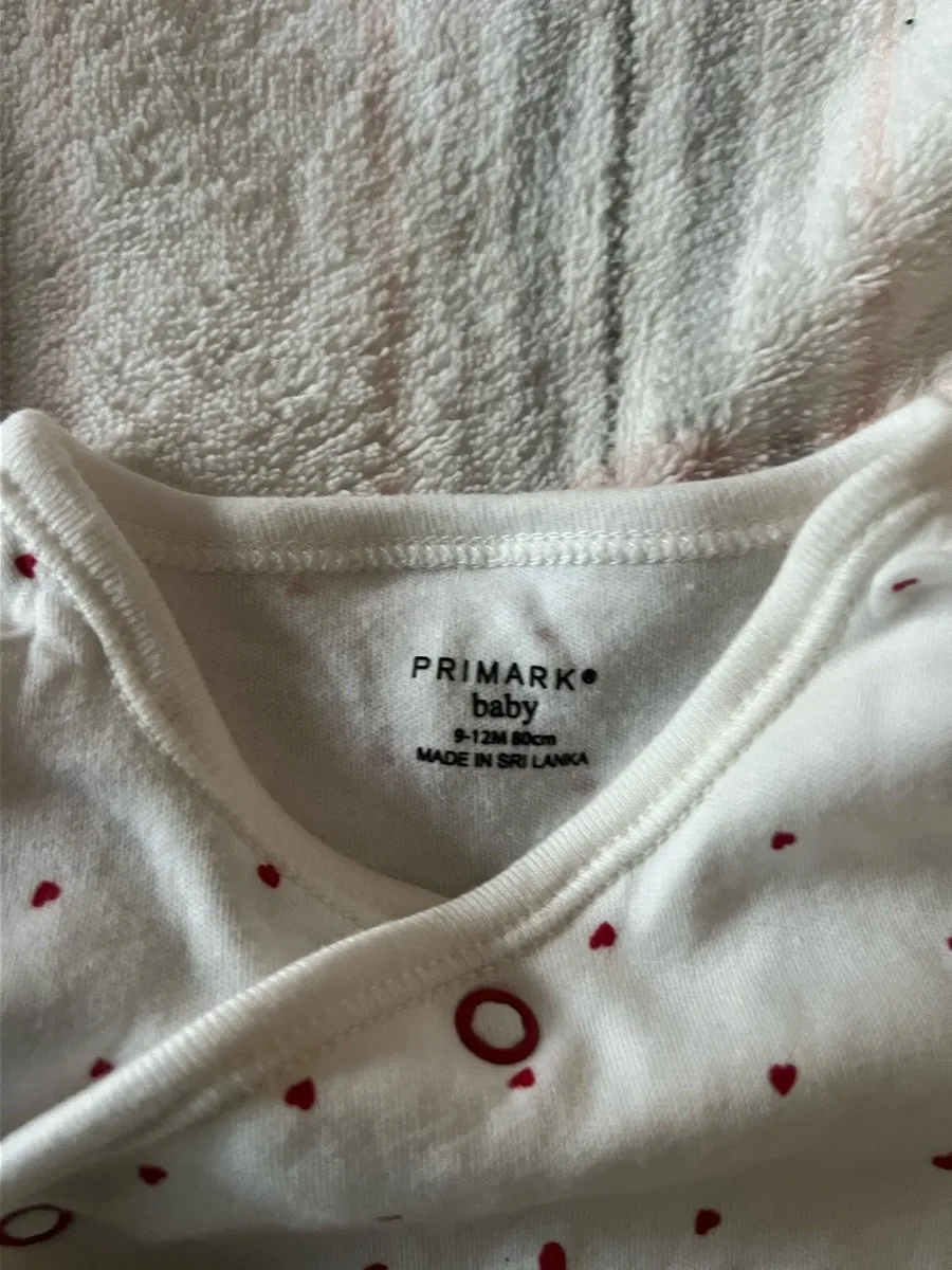 Girls new sleeping suit 9/12 mths €2 - Image 4