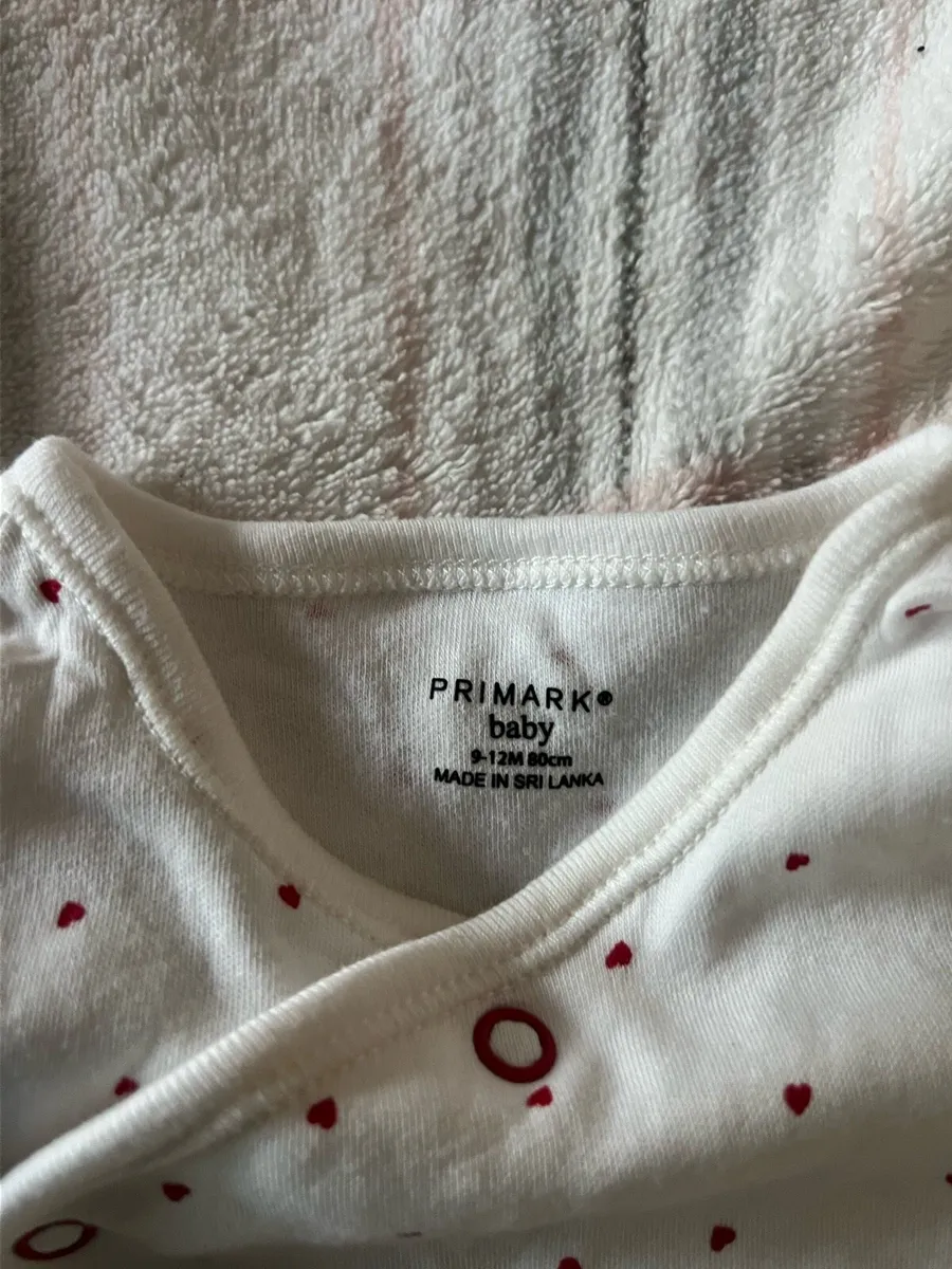 Girls new sleeping suit 9/12 mths €2 - Image 2