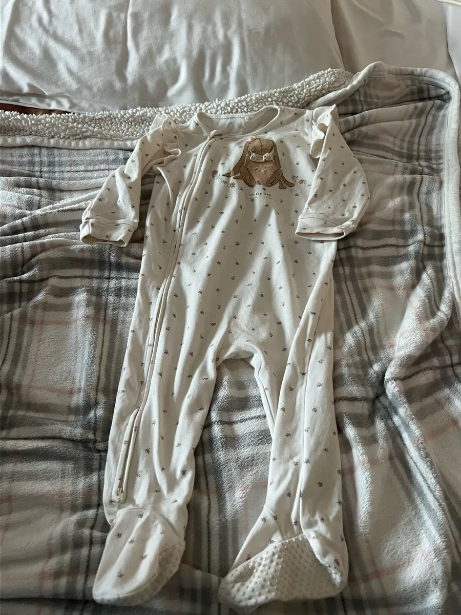 Girls new next sleeping suit 9/12 mths €2 - Image 1