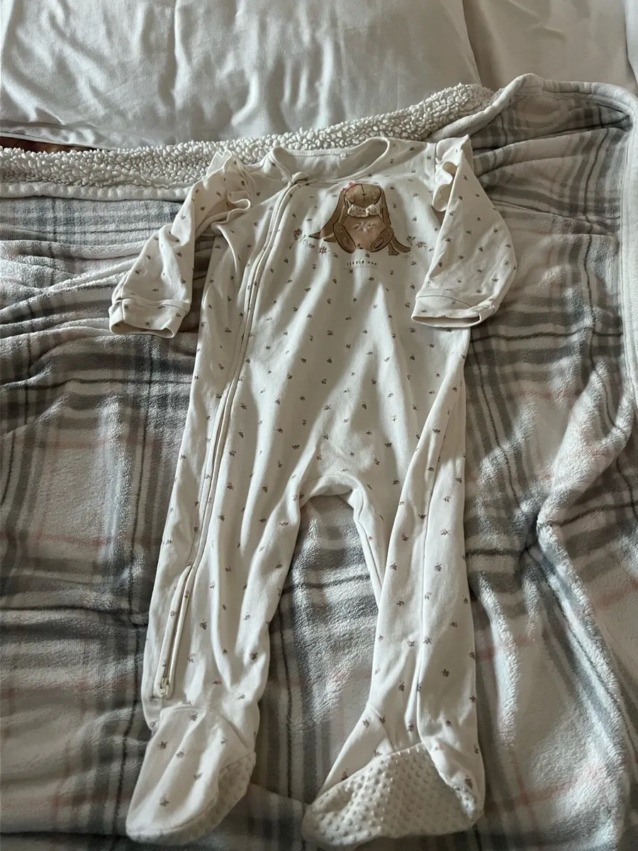 Girls new next sleeping suit 9/12 mths €2 - Image 4
