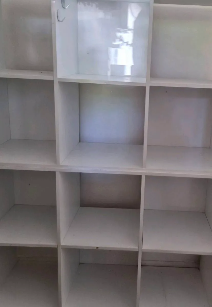 Storage units bedroom & living area - Image 1