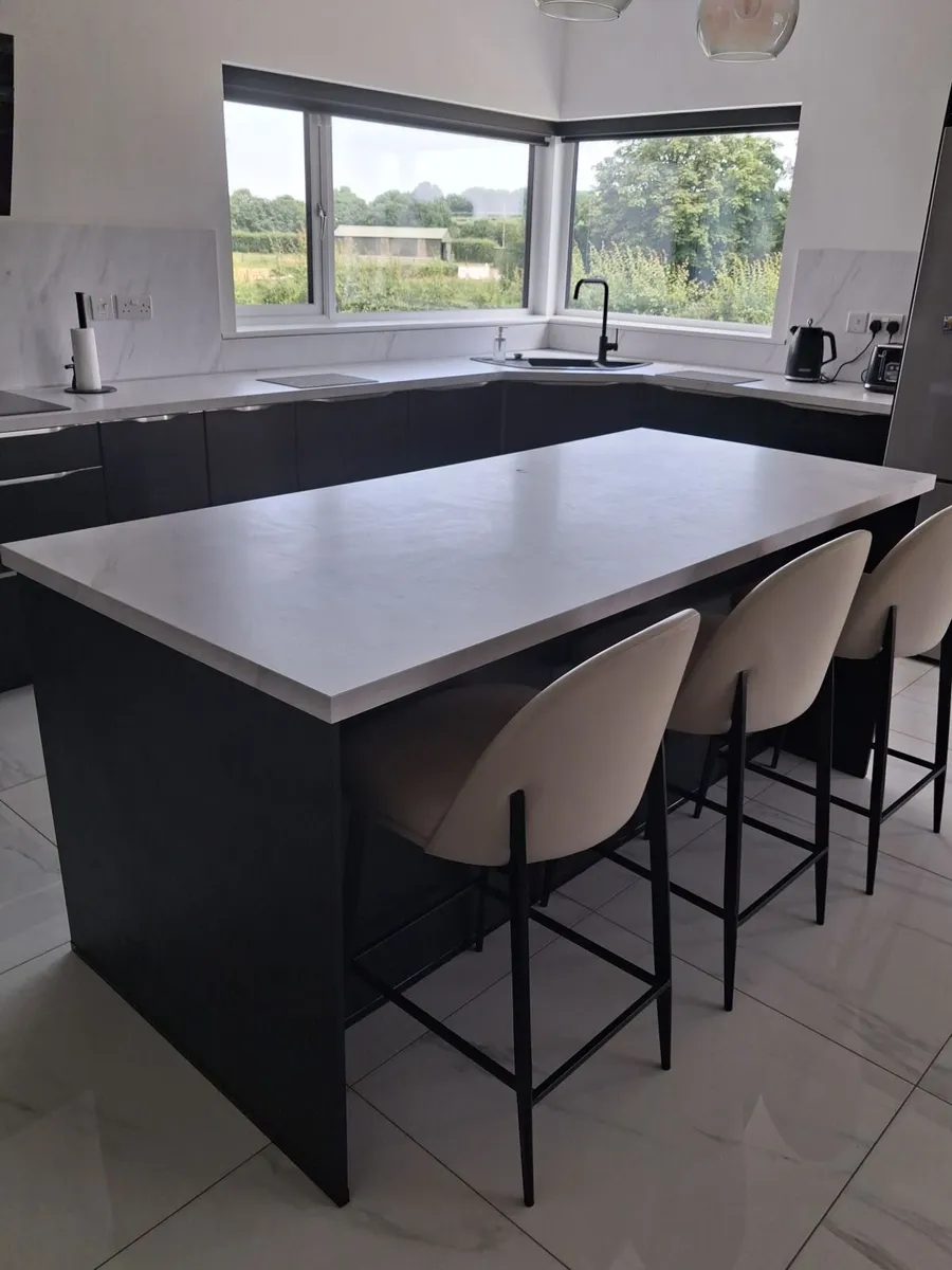 Kitchen worktop - Image 3