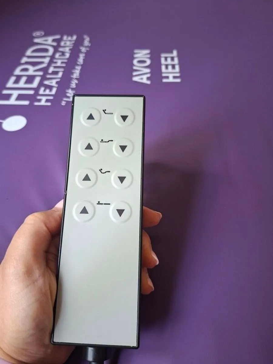 Hospital bed for home - Image 3