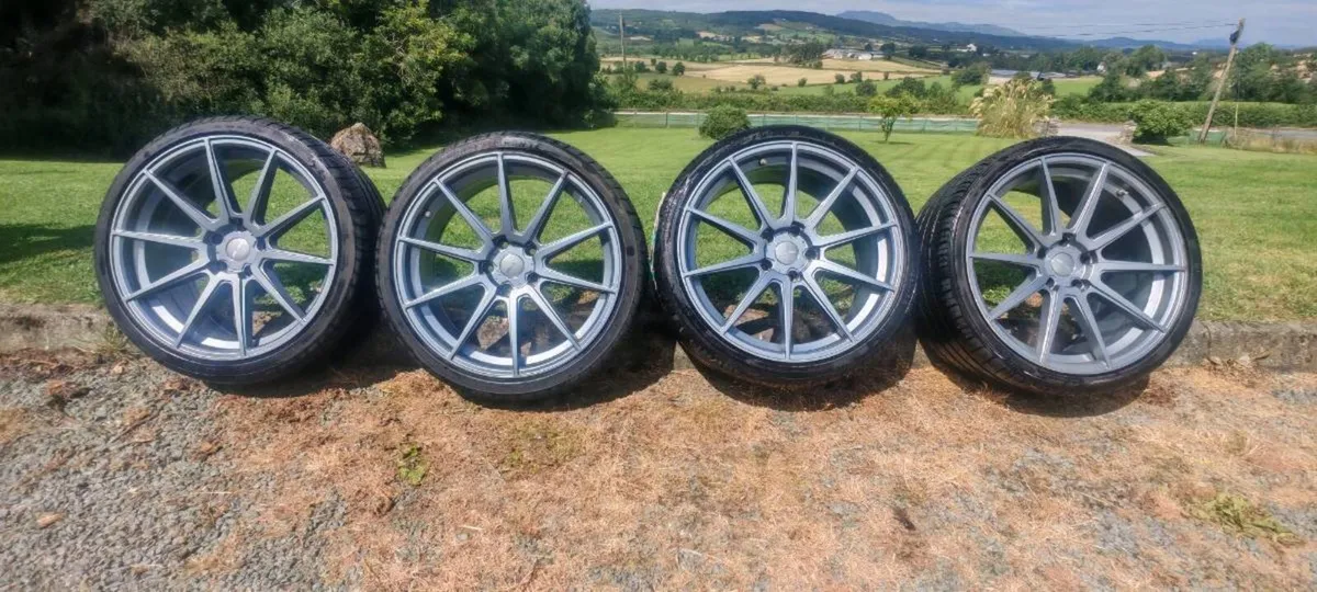 Bmw staggered 20 inch alloy f10 - Image 1
