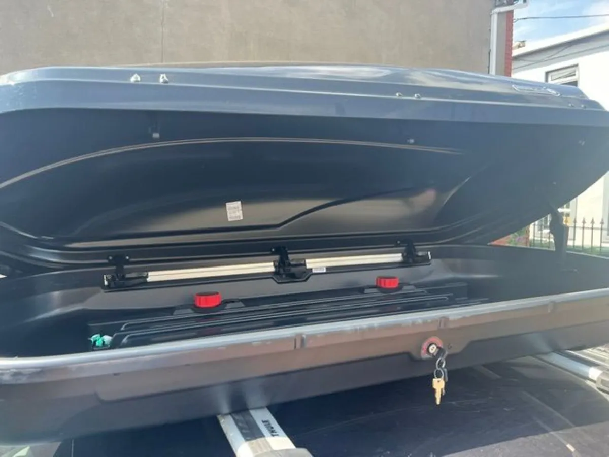 Thule Wing Bars and Modula WeGo 450L Roof Box - Image 4