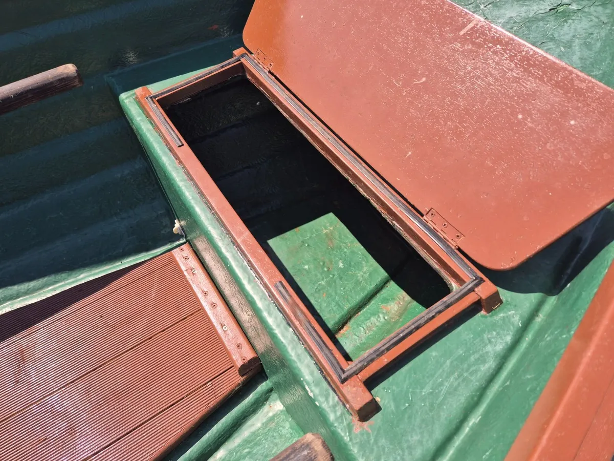17ft boat with trailer and engine - Image 4