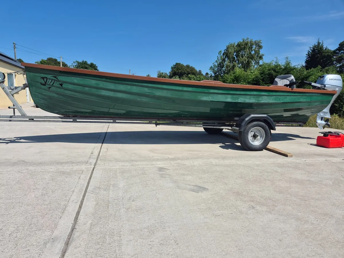 17ft boat with trailer and engine - Image 1