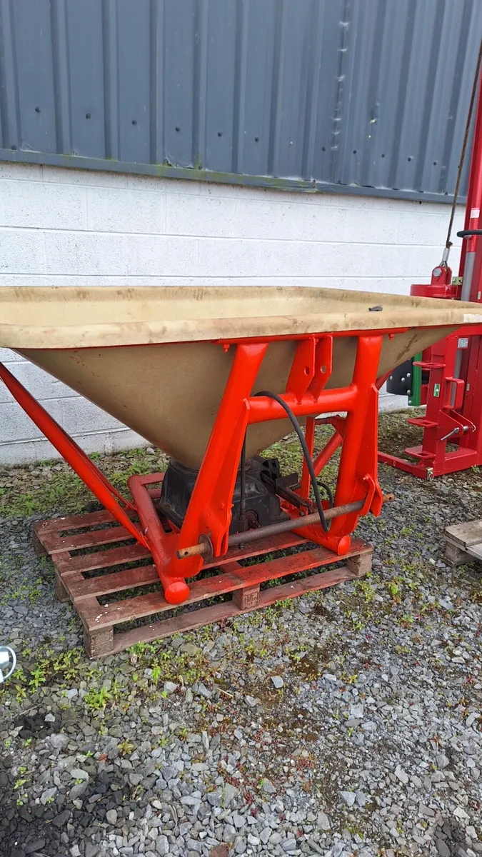 Abbey Super Spreader Fertiliser Spreader - Image 2