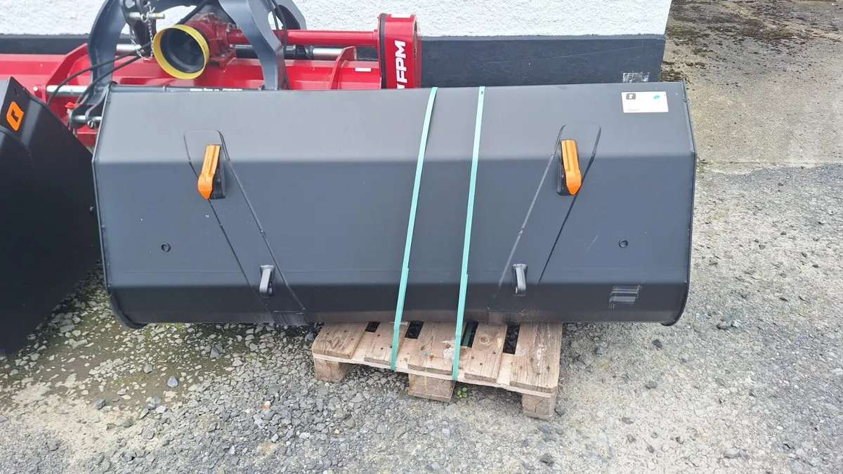 Quicke GM 190 Loader Bucket - Image 3