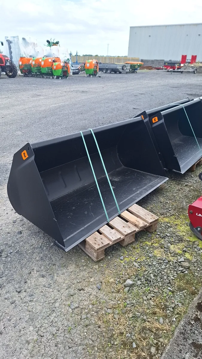 Quicke GM 190 Loader Bucket - Image 1
