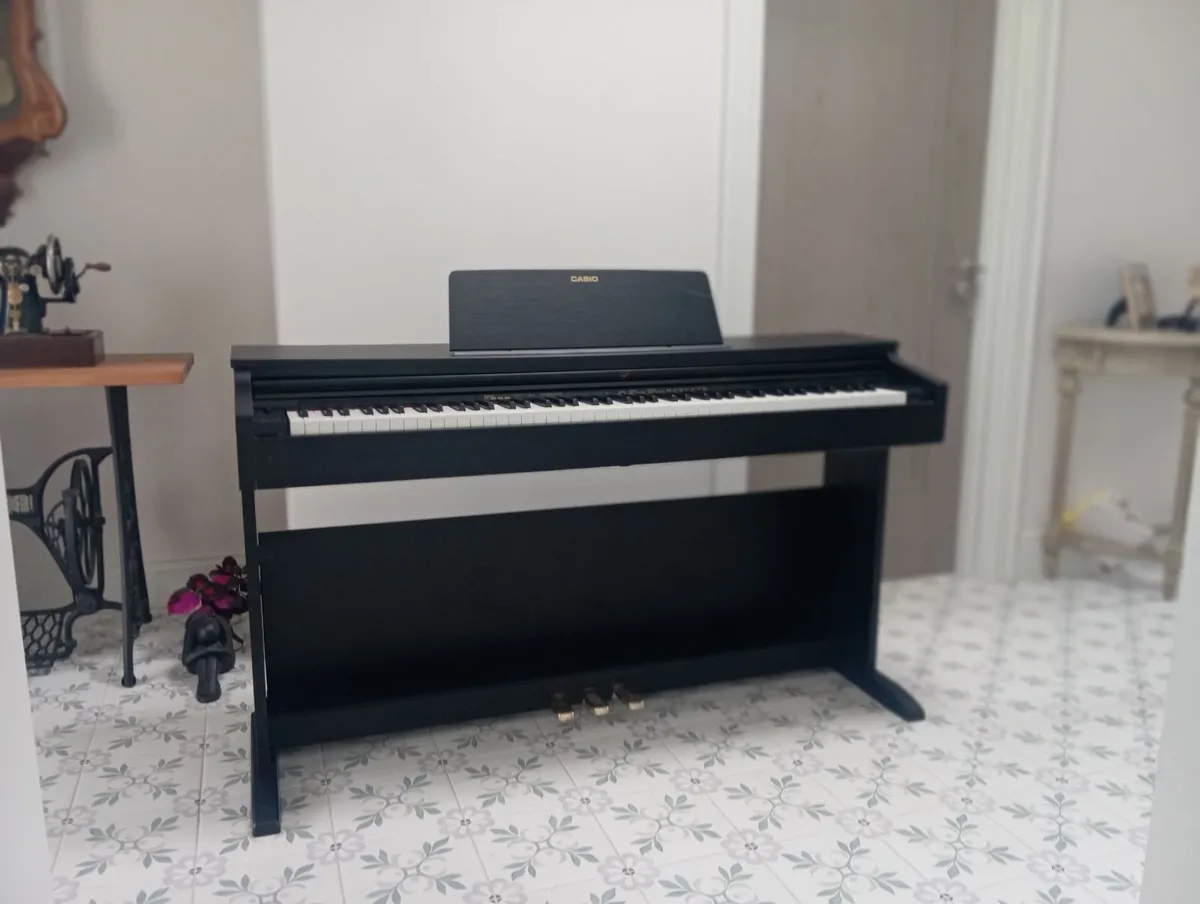 Digital Piano - Image 2
