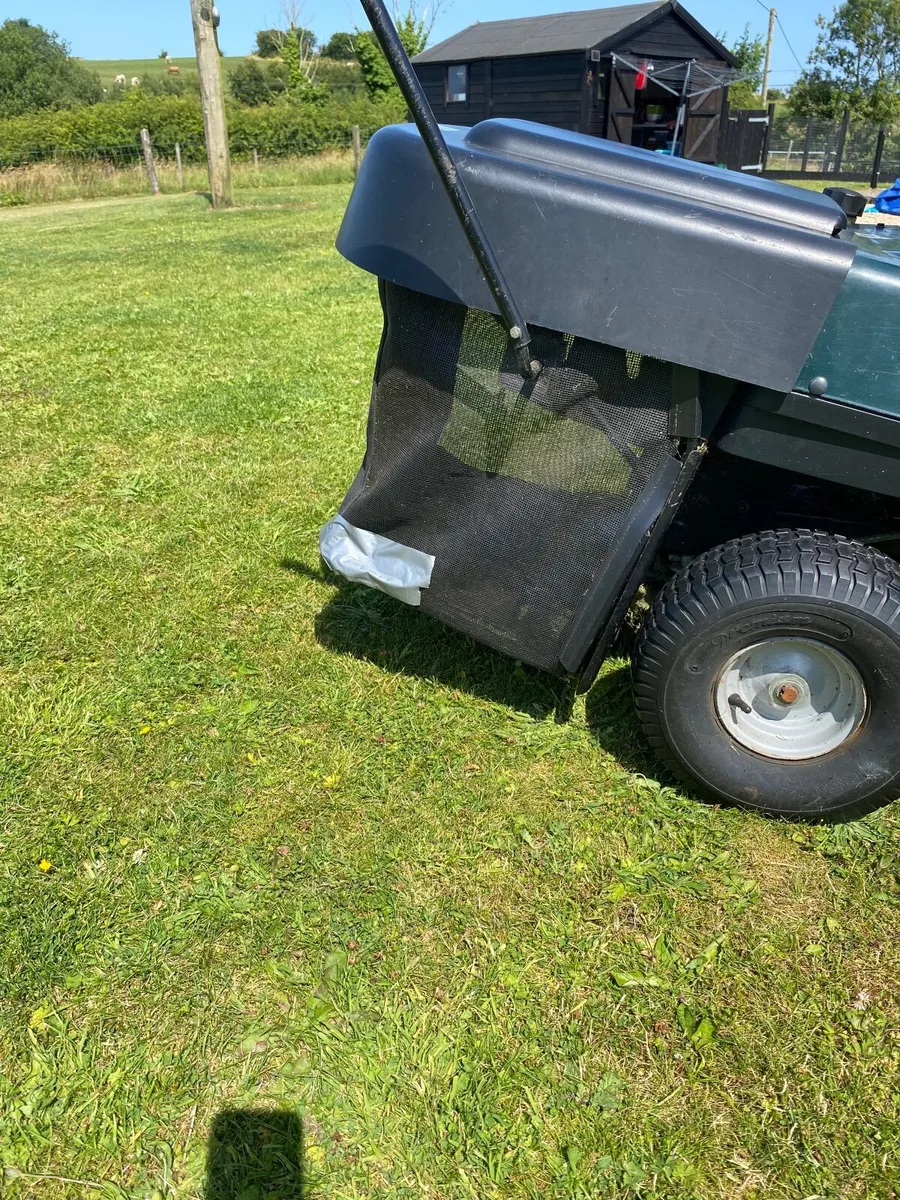 Ride on Lawn Mower - Image 4