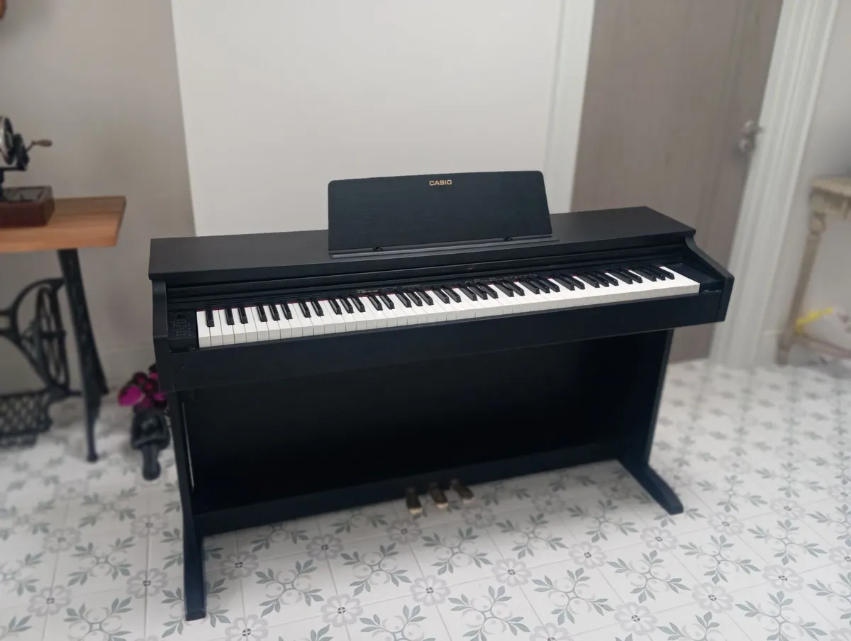 Digital Piano - Image 1