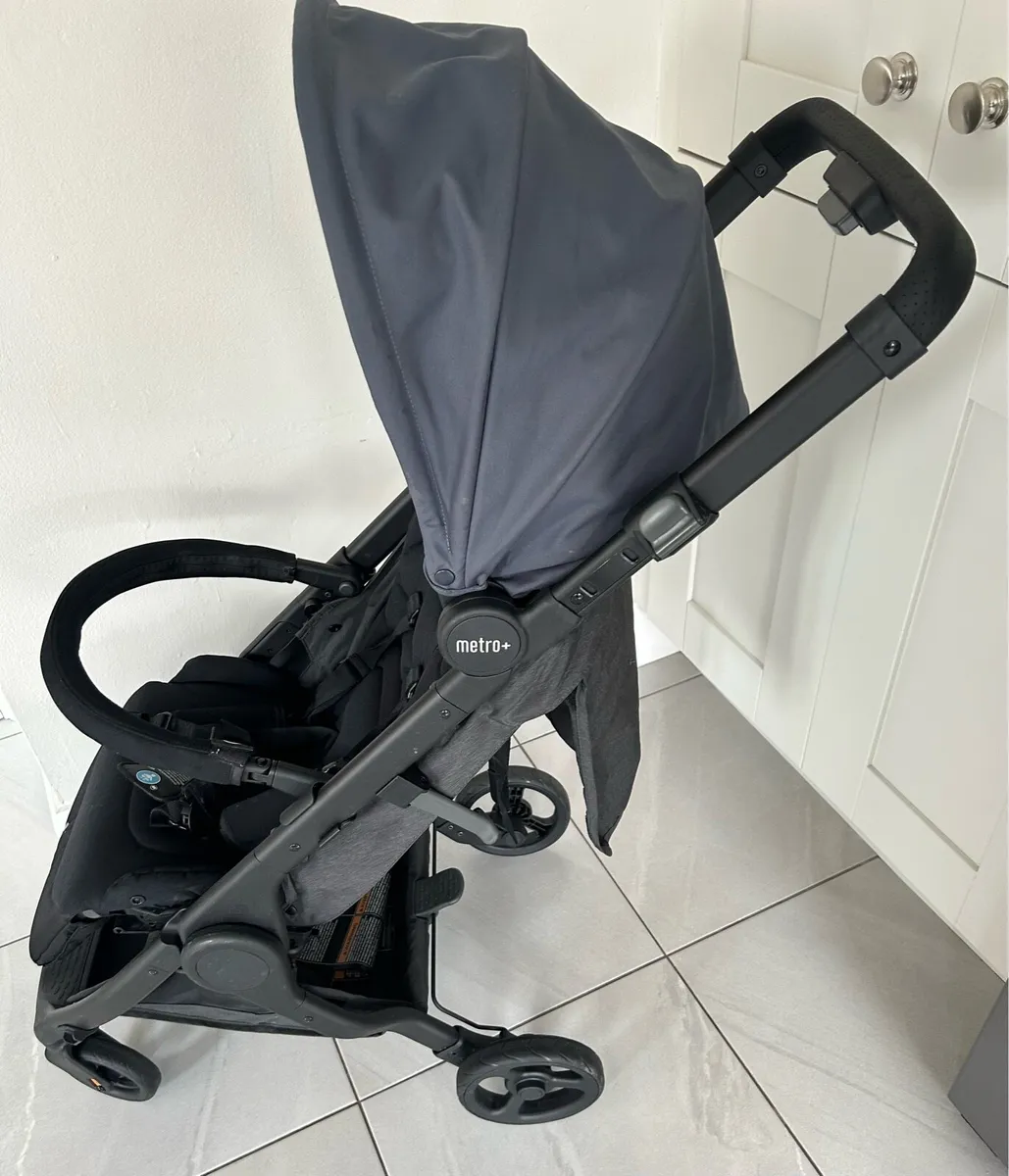 Stroller - Image 1