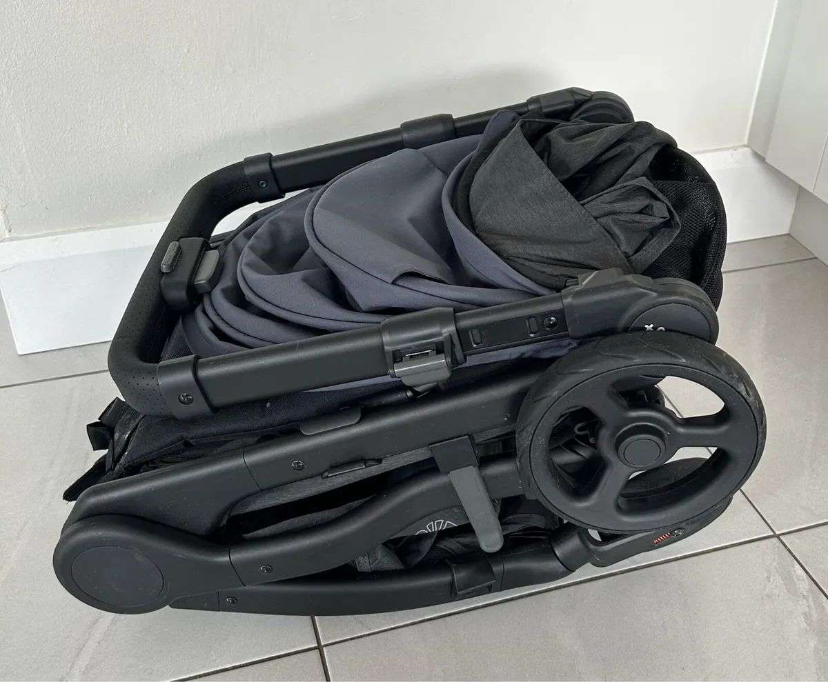 Stroller - Image 4