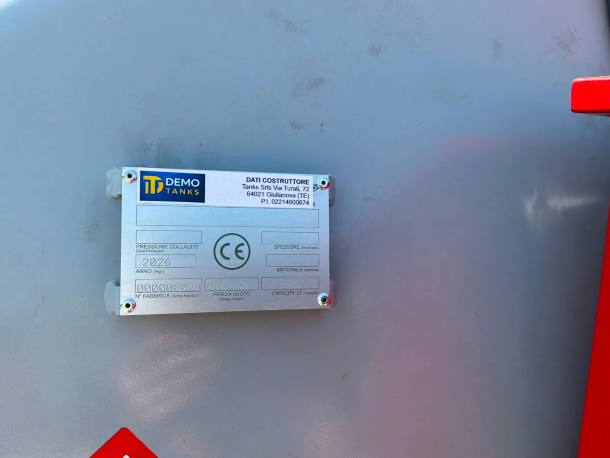 New unused 9000 litres fuel storage bowser tank... - Image 4