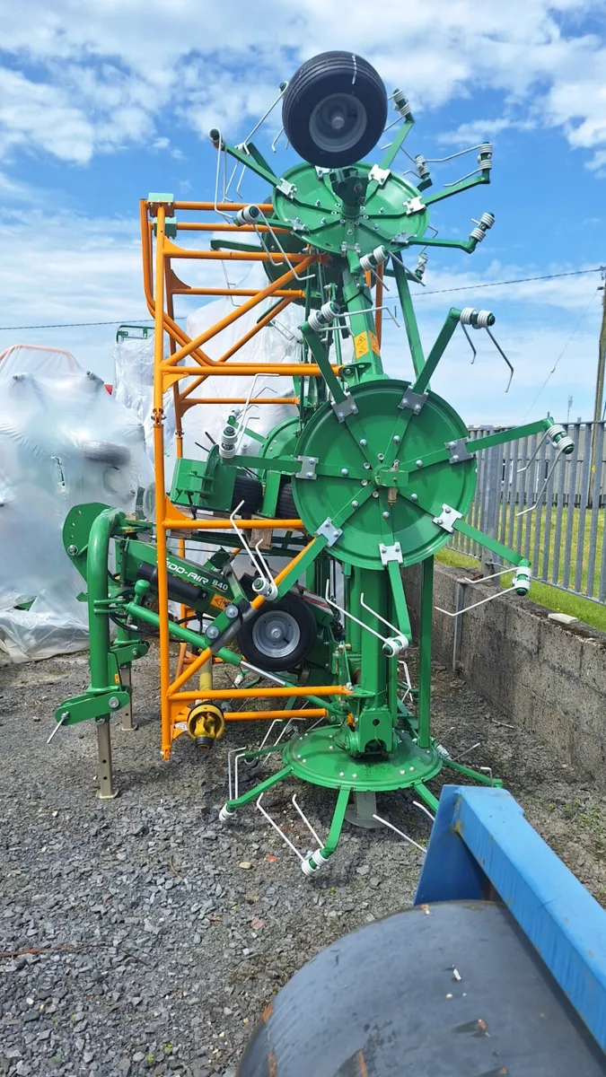Malone Tedd-Air 840 Mounted Tedder - Image 3