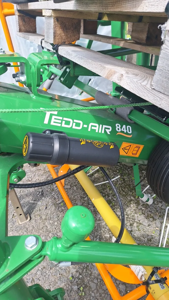 Malone Tedd-Air 840 Mounted Tedder - Image 4