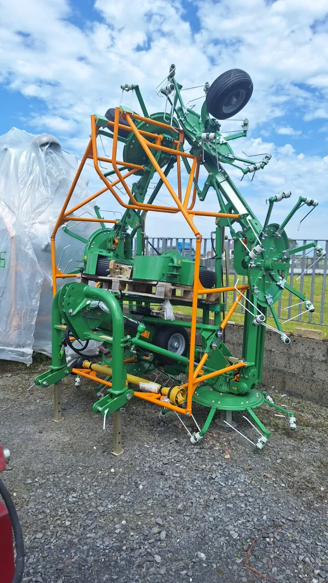 Malone Tedd-Air 840 Mounted Tedder - Image 2