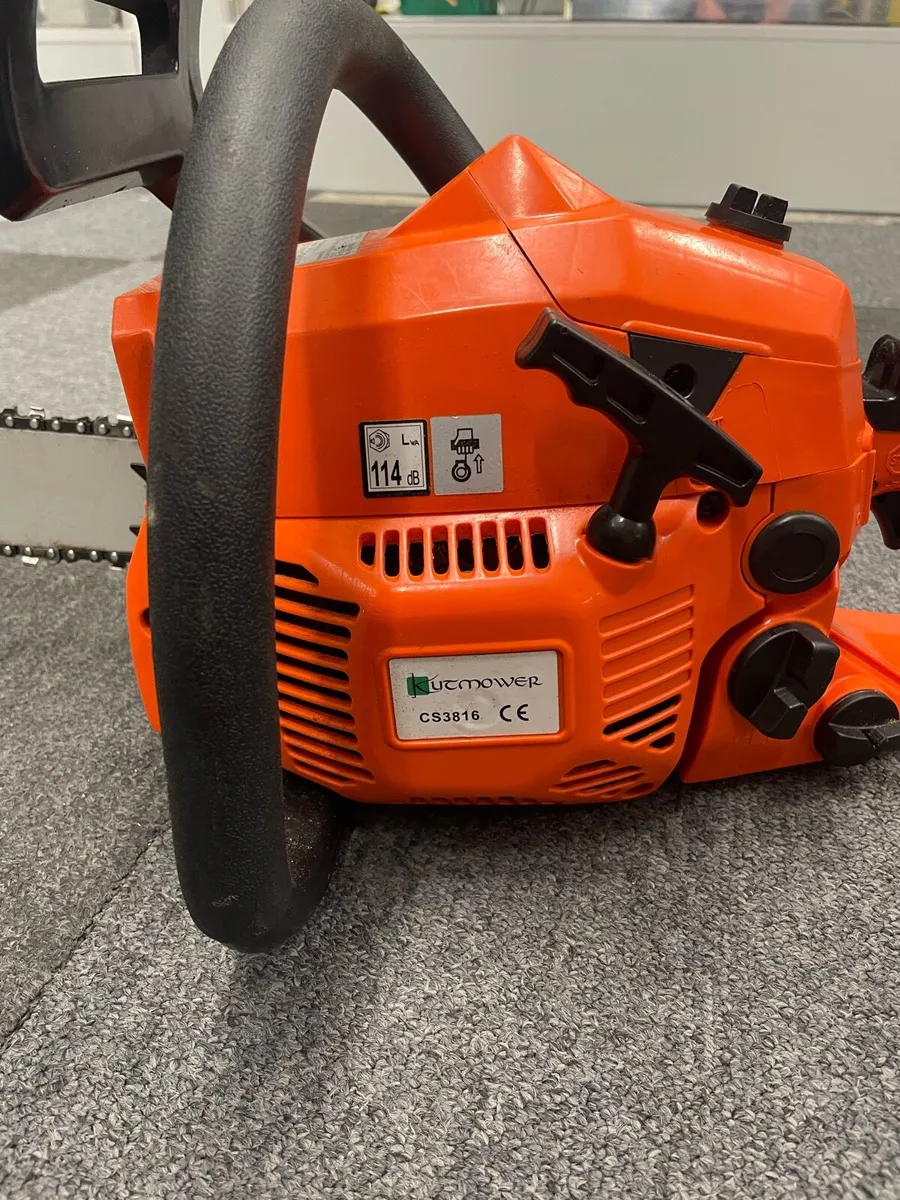 Kutmower chainsaw W/ Oregon 91 Chain - Image 3