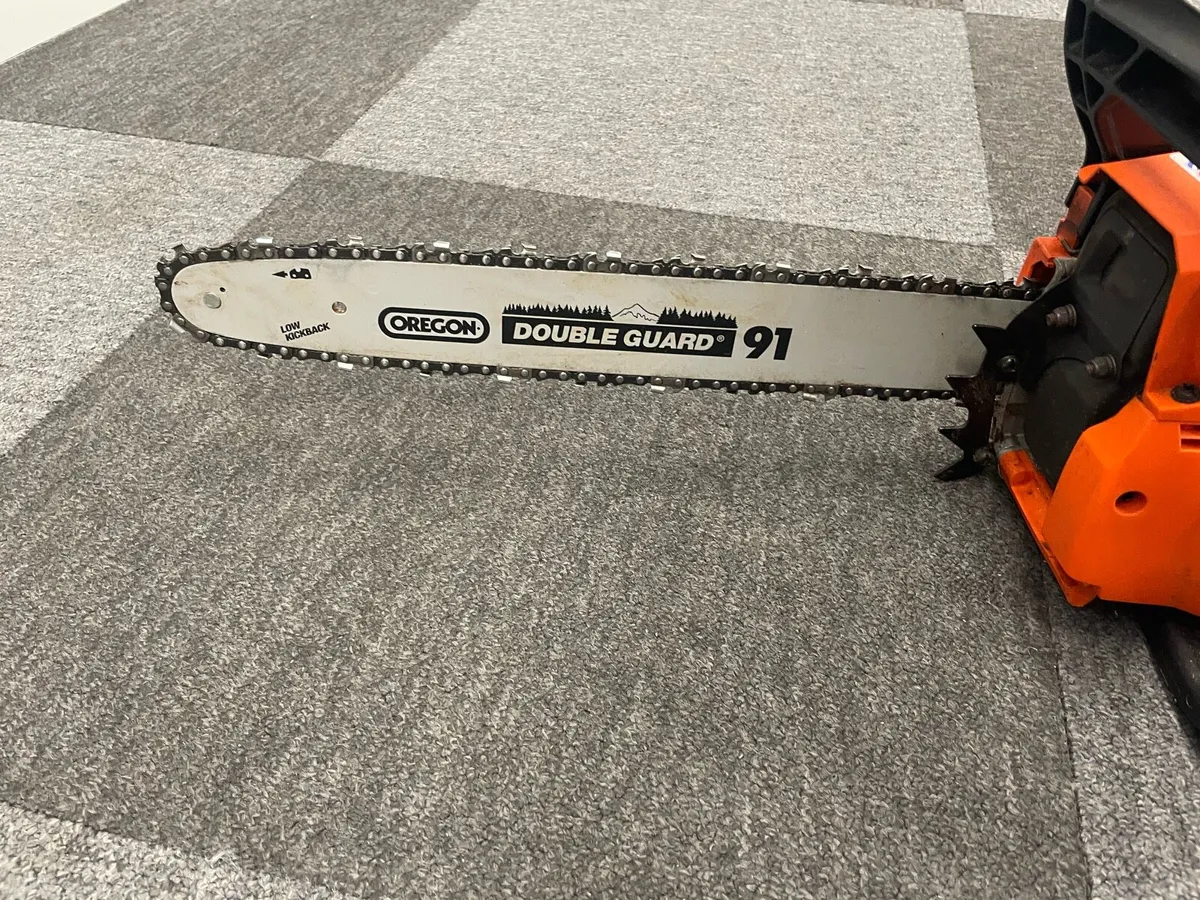 Kutmower chainsaw W/ Oregon 91 Chain - Image 2