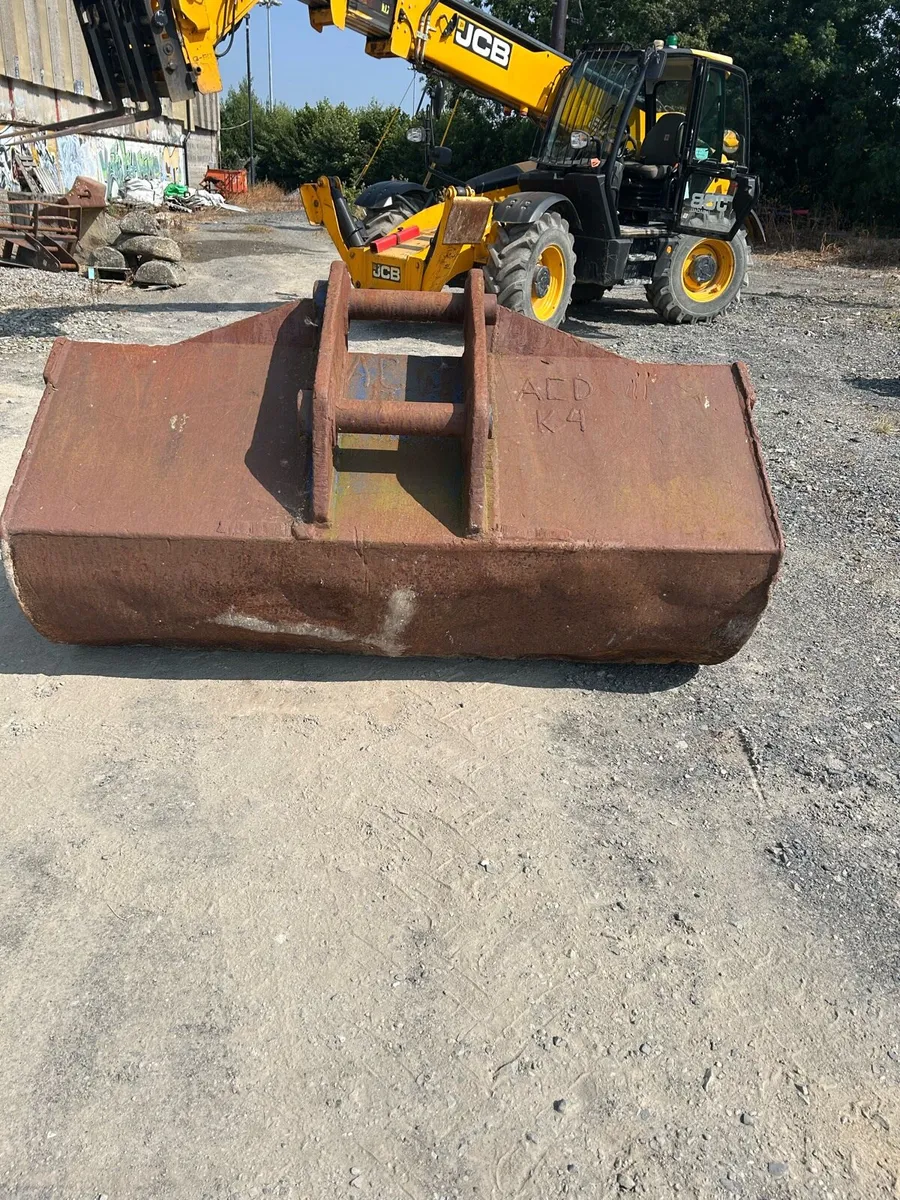 Excavator bucket - Image 1
