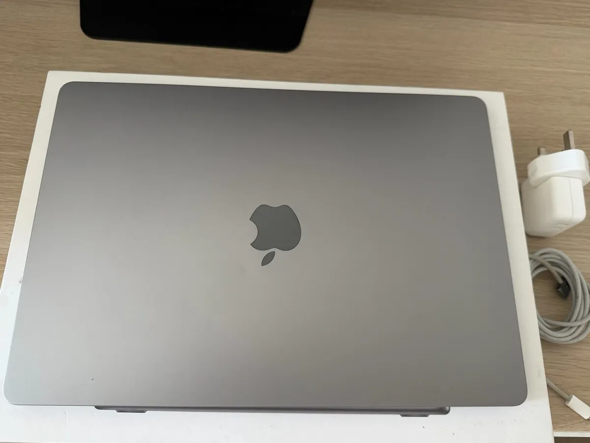 MacBook Air 15 8 GB RAM, 512 GB - Image 2