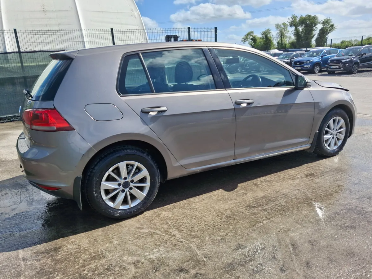 2013 Volkswagen Golf  Tdi Light Damage - Image 3