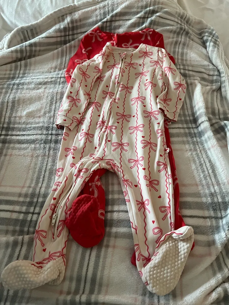 Girls set of two next sleeping suits 9/12 mths €4 - Image 2