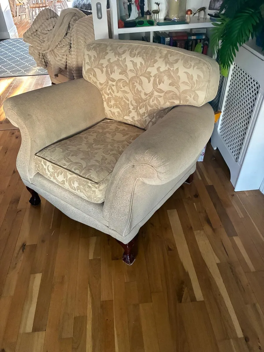 Quality 3-Piece Sofa Suite – 2-Seater & 2 Armchair - Image 3