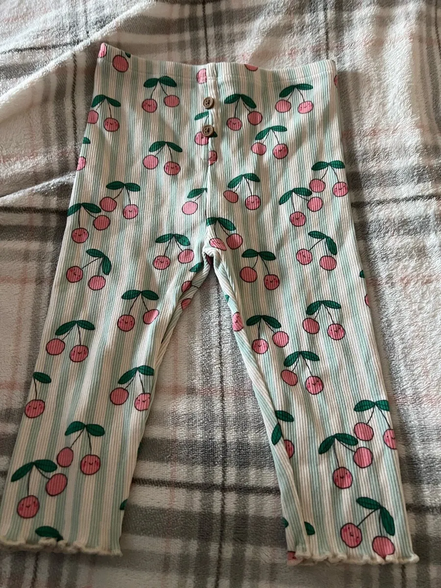 Girls new leggings 9/12 mths €3 - Image 1