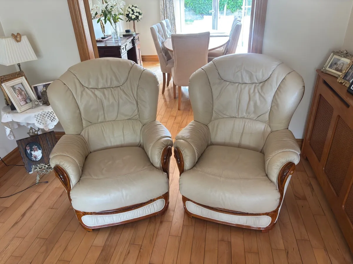 3 piece cream natuzzi leather suite - Image 2