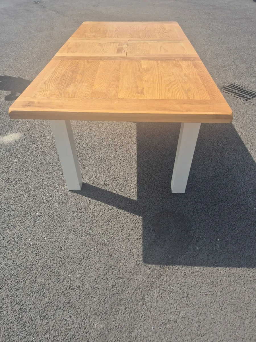 4 Kitchen table and chairs - Image 3