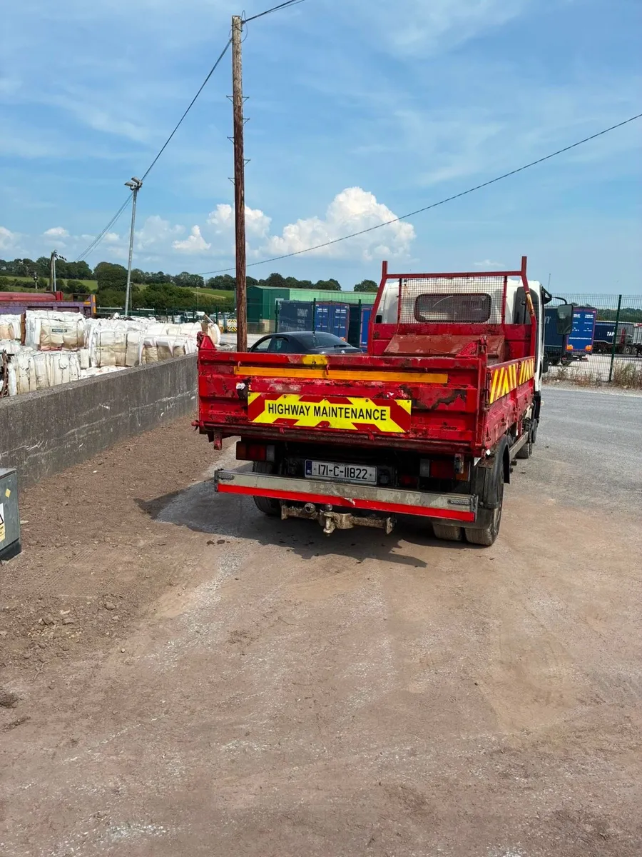 Isuzu nn 3.5 tonne tipper - Image 2