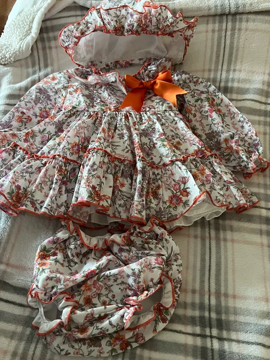 Girls stunning three piece dress 18/24 mthmths €15 - Image 1