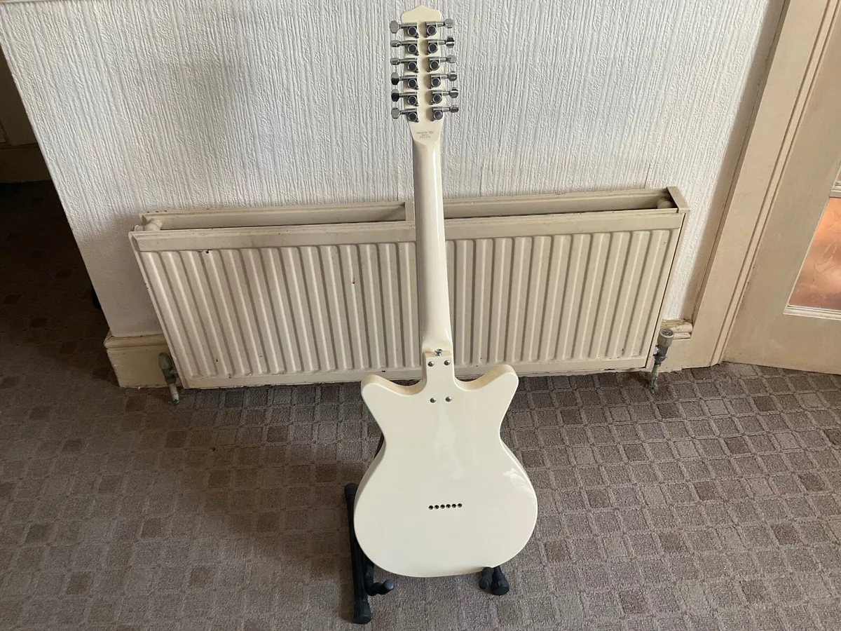 Guitars - Image 3