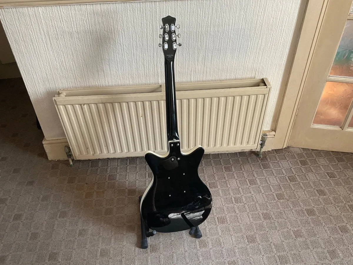 Guitars - Image 4