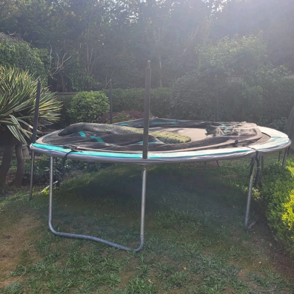 12ft Trampoline - Free to take away